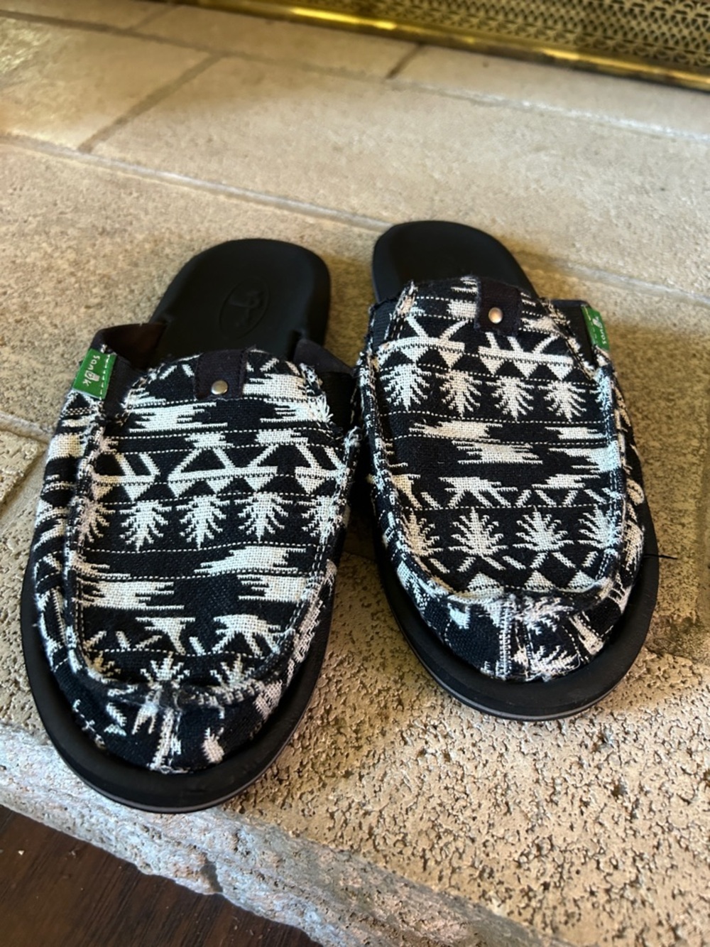 Sanuk Patterned slides